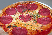 Pizza im Ocui am Oberanger (©Foto: Martin Schmitz) (Foto. Martin Schmitz)